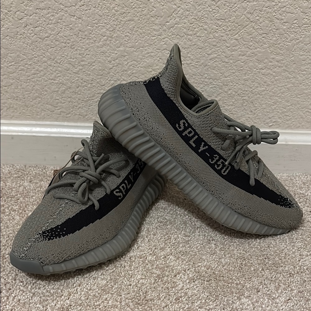 Yeezy Boost 350 V2 Sneakers